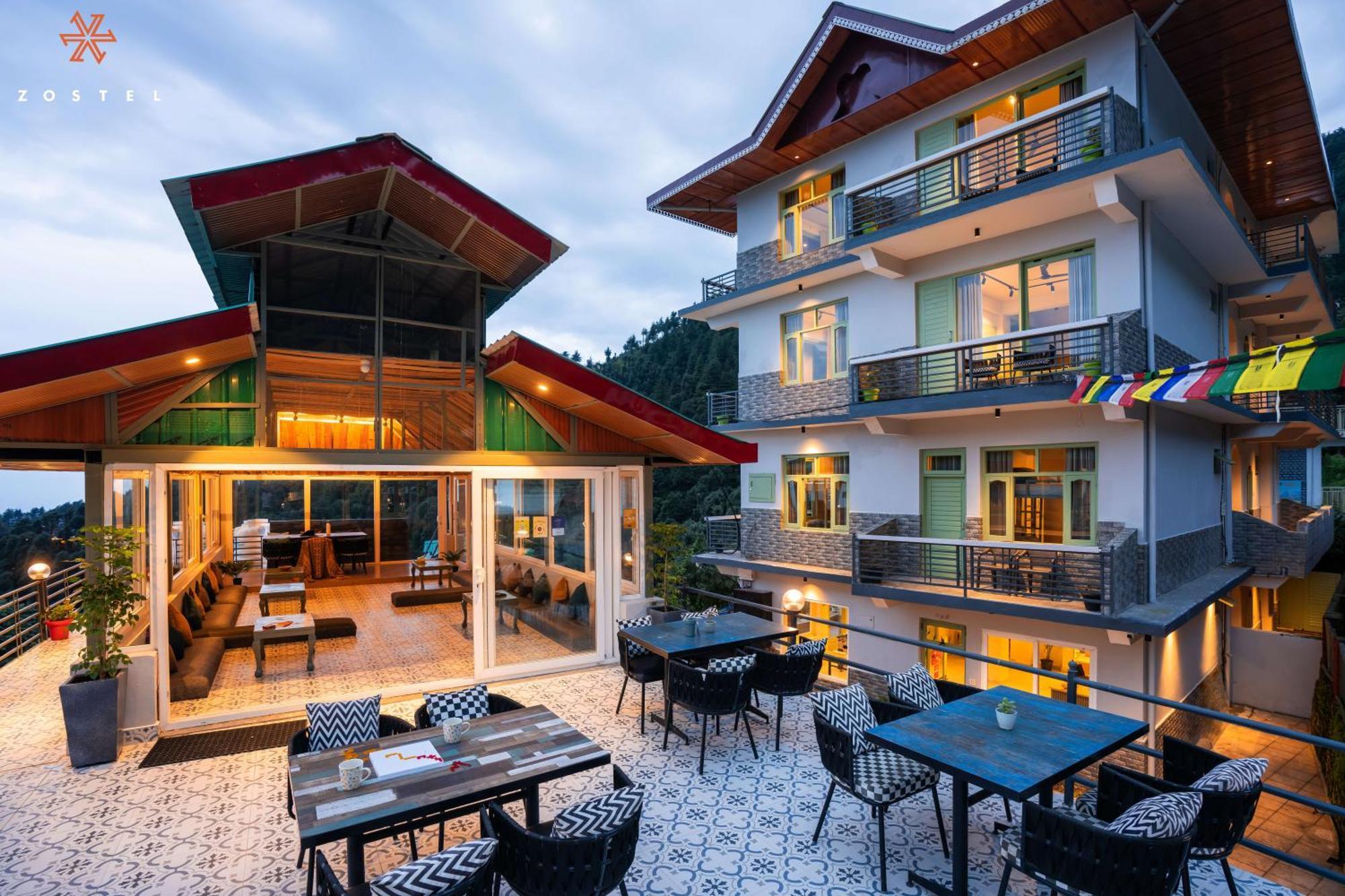 Albergue Zostel Dharamkot McLeod Ganj Exterior foto